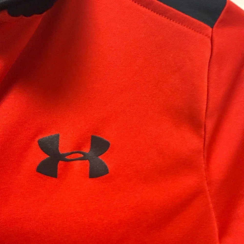 Under Armour Red and Black Kids Sweatshirt Size M (Boy)